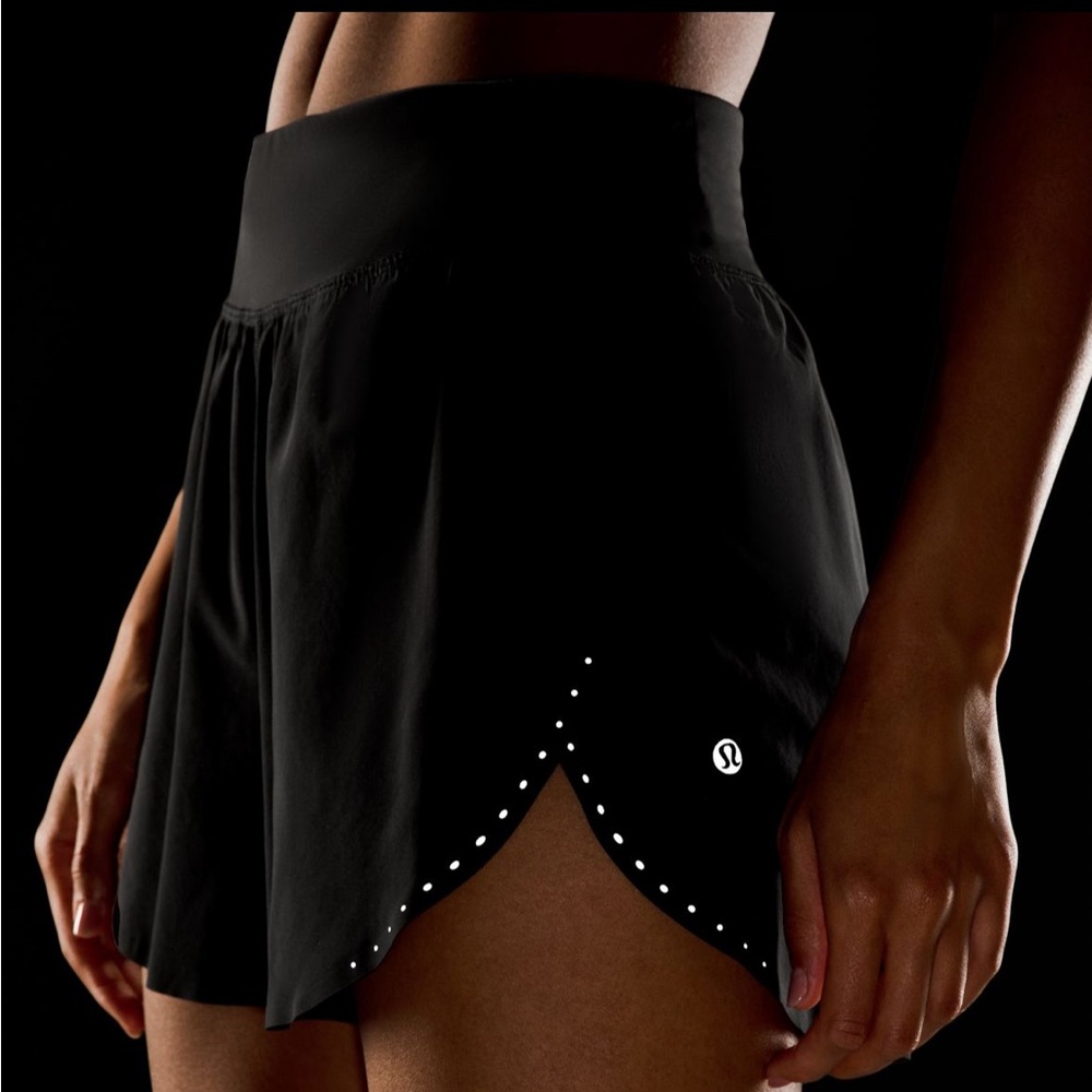 Lululemon Fast and Free Reflective High-Rise Shorts, Classic Fit. Black. Size 4